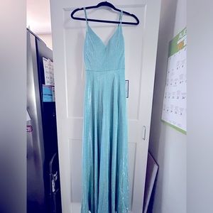 B.Darlin NWT dress size 7/8 never worn only for the photos. Bought from Macy’s